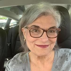 Meet your Posher, Julia